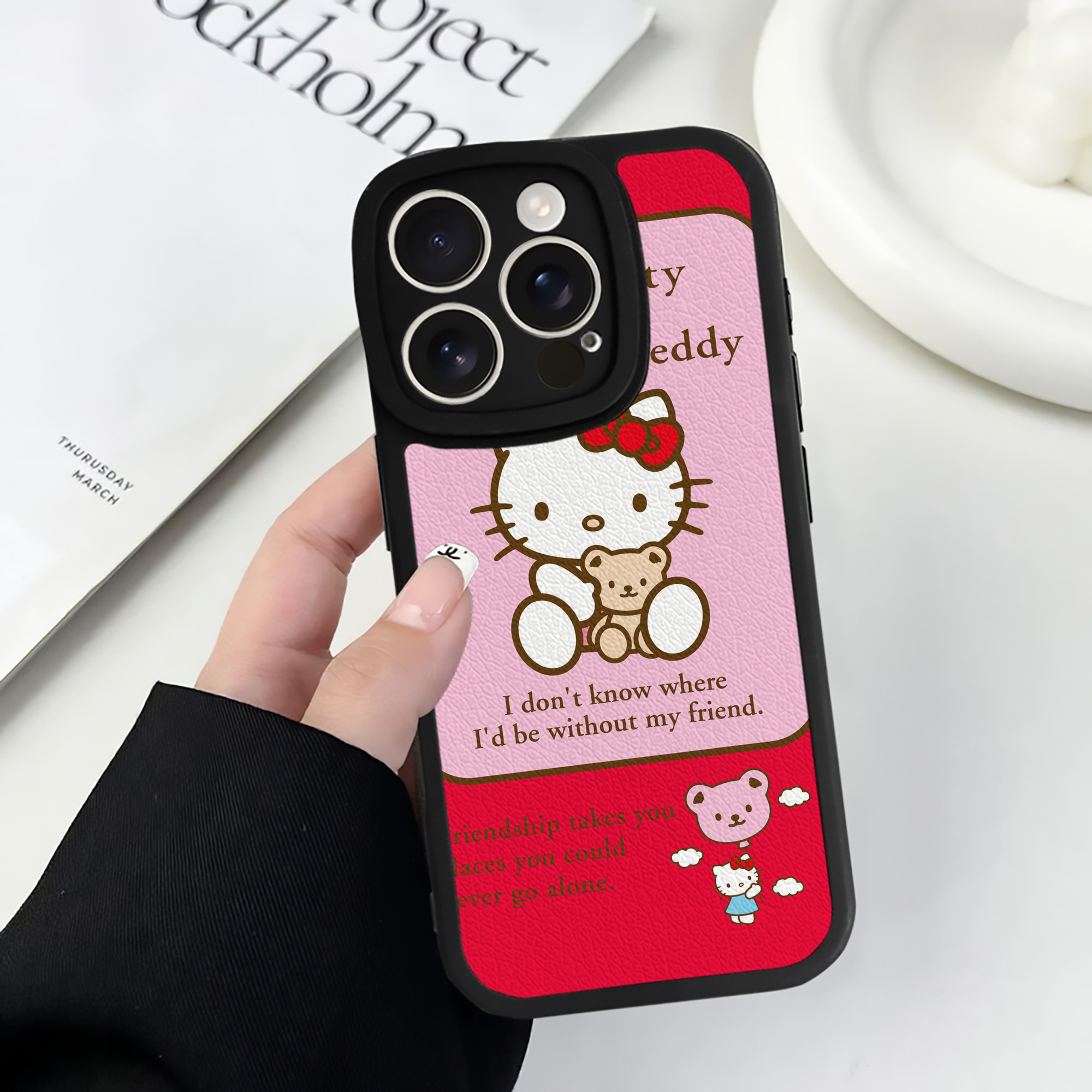 （画像用） Hello Kitty ハローキティ 【iPhone 16シリーズ対応】シリコンスマホケース（レザー調） 材質：シリコン